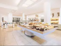 Bufet z jedzeniem w Iberostar Waves Las Dalias