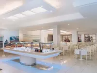 Bufet i strefa jadalna w Iberostar Waves Las Dalias