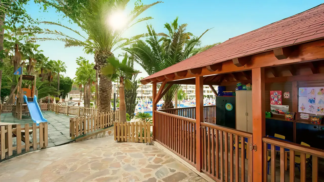 Klub dla dzieci w Iberostar Waves Las Dalias z placem zabaw