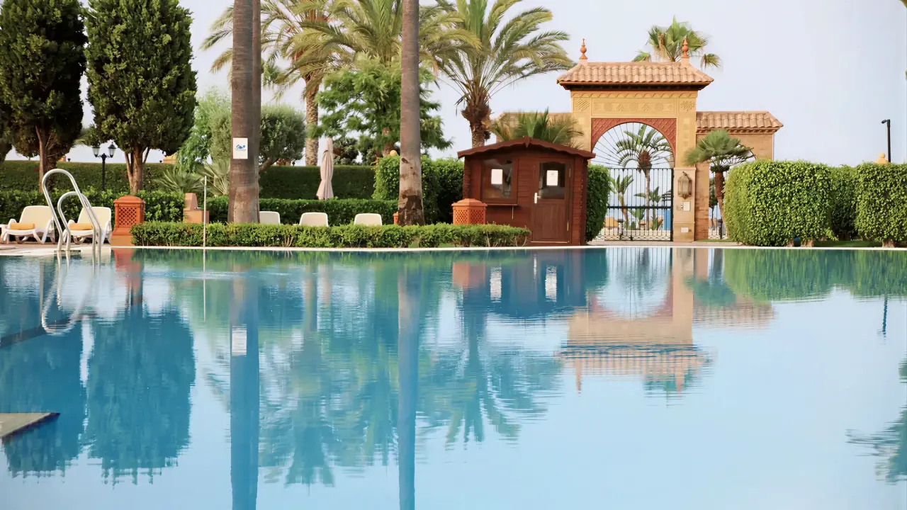 Basen w hotelu Iberostar Waves Malaga Playa