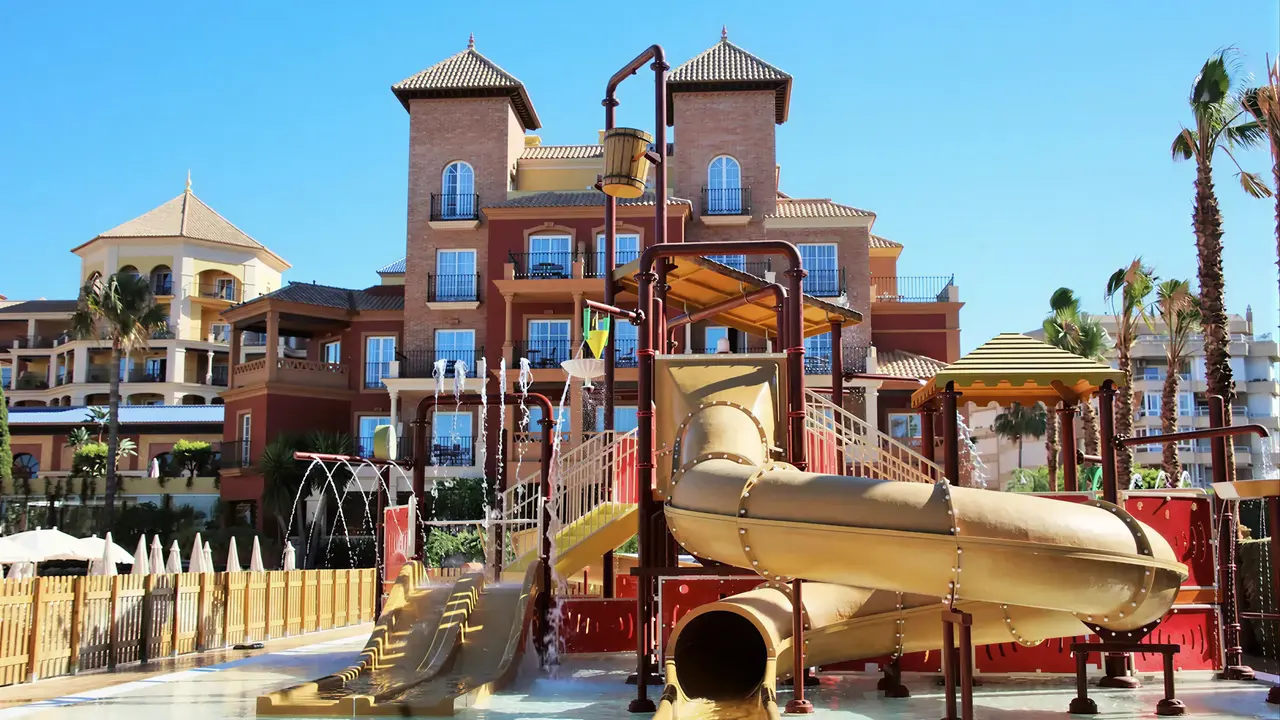 Wodny plac zabaw w Iberostar Waves Malaga Playa