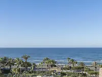 Widok na plażę i morze w Iberostar Waves Malaga Playa