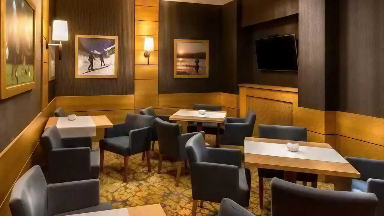 Wewnętrzny salon wypoczynkowy w Interferie Sport Bornit