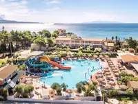 Widok na kompleks Ionian Sea & Aquapark z basenami