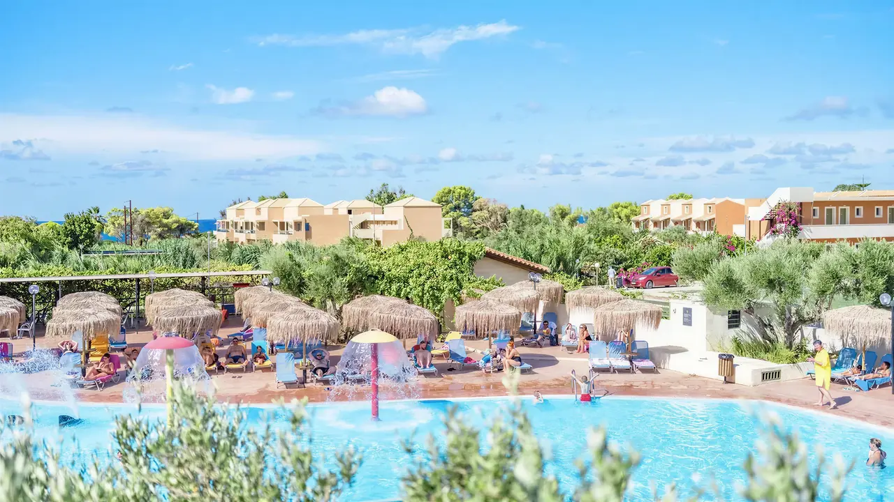 Widok na kompleks basenów w Ionian Sea & Aquapark