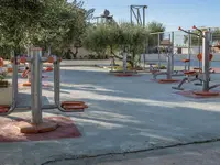 Siłownia na świeżym powietrzu w Ionian Sea & Aquapark
