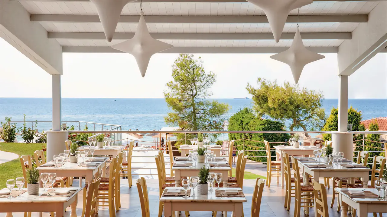 Restauracja z widokiem na morze w Istion Club