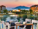 Nakryte stoły w restauracji Jiva Beach z widokiem