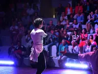 Występ artystyczny dla gości w Jiva Beach