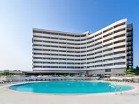 Widok na budynek i basen w Jupiter Albufeira