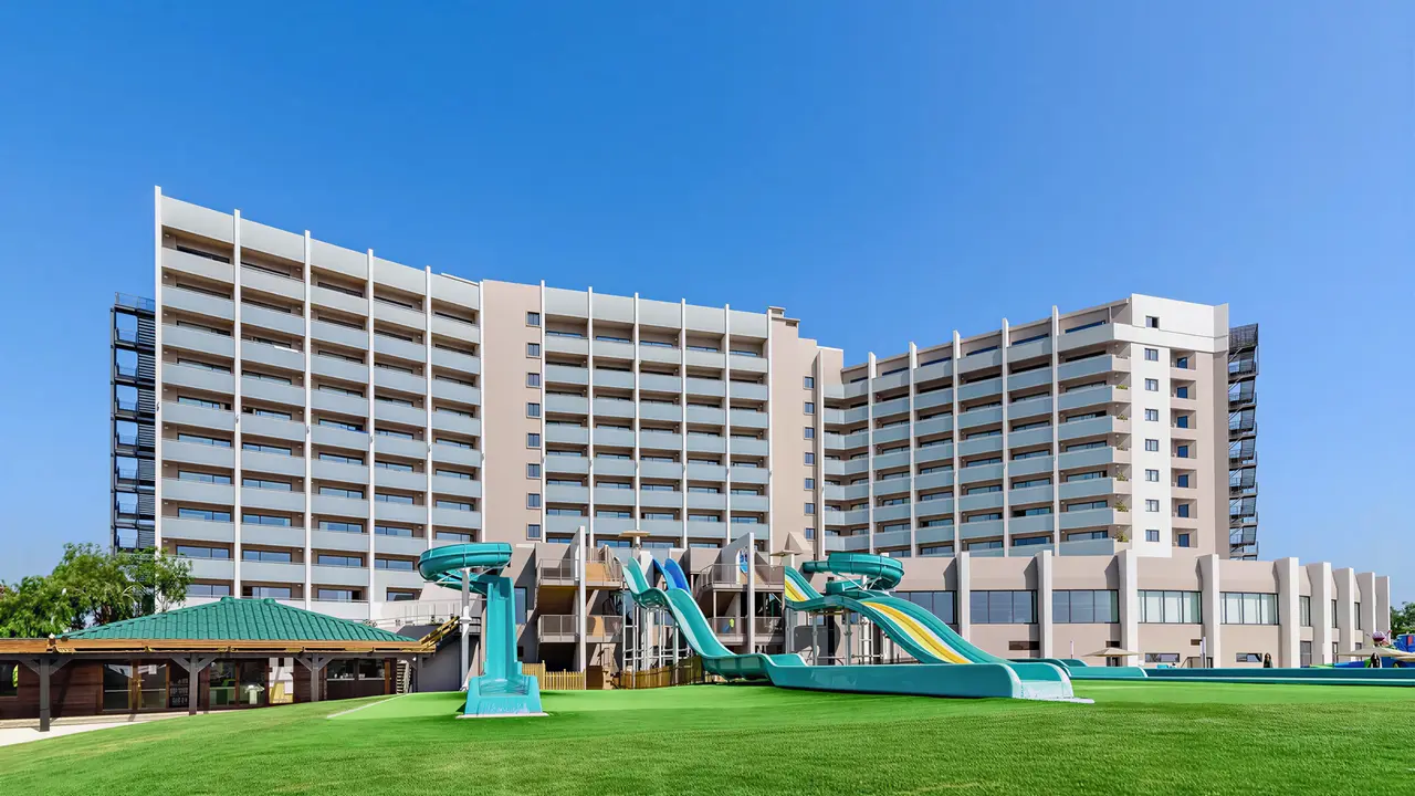 Zjeżdżalnie wodne przy hotelu Jupiter Albufeira