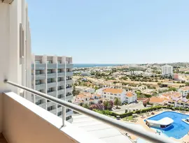 Balkon z widokiem na Jupiter Albufeira i okolicę