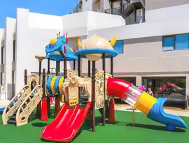 Kolorowy plac zabaw w Jupiter Albufeira