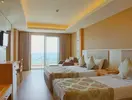 Pokój z łóżkami i widokiem w Kahya Resort Aqua & Spa