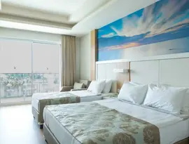 Nowoczesny pokój z łóżkami w Kahya Resort Aqua & Spa