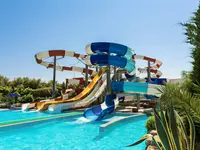 Zjeżdżalnie wodne w kompleksie Kahya Resort Aqua & Spa