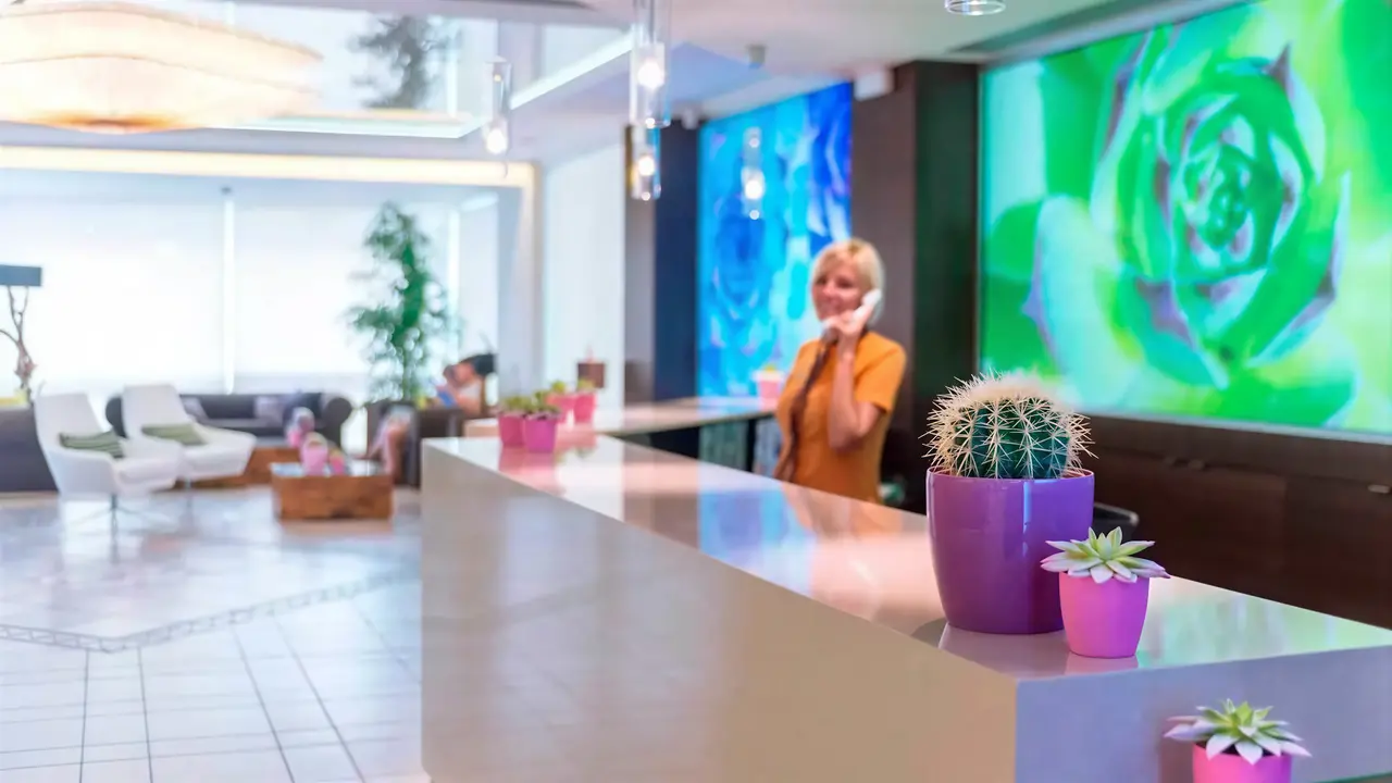 Recepcja w hotelu Kaktus Playa