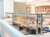 Bufet z jedzeniem w hotelu Kaktus Playa