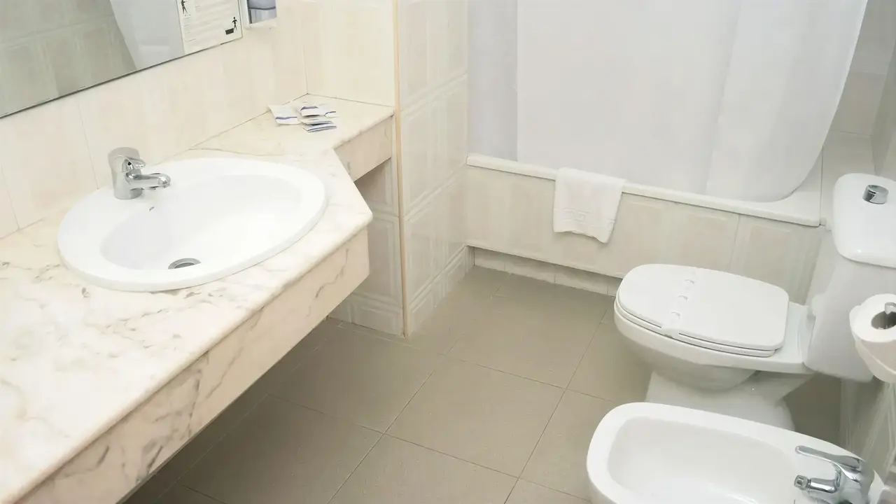 Łazienka w hotelu Kaktus Playa