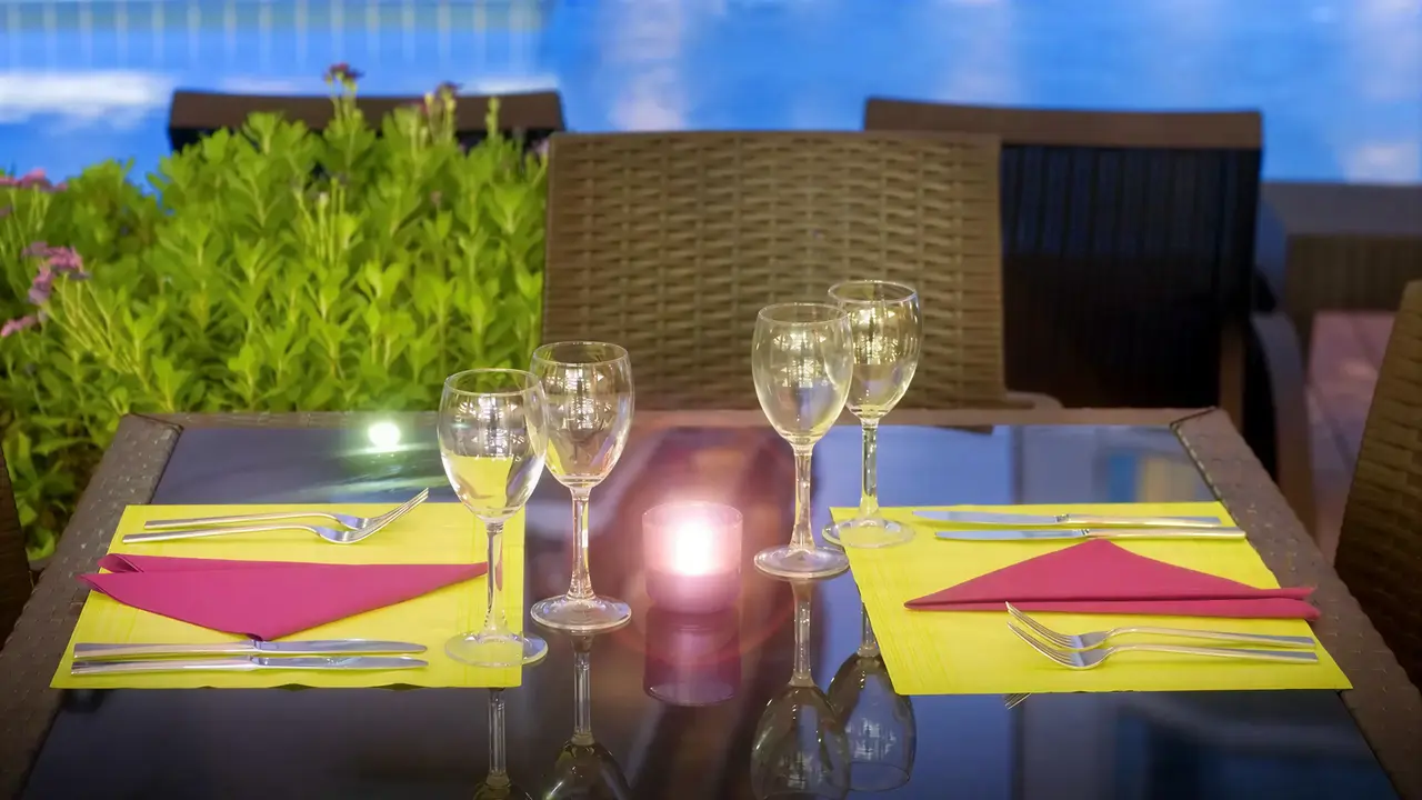 Nakryty stół w restauracji Kaktus Playa