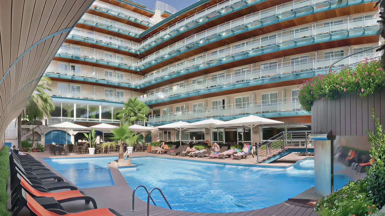 Basen i leżaki w hotelu Kaktus Playa