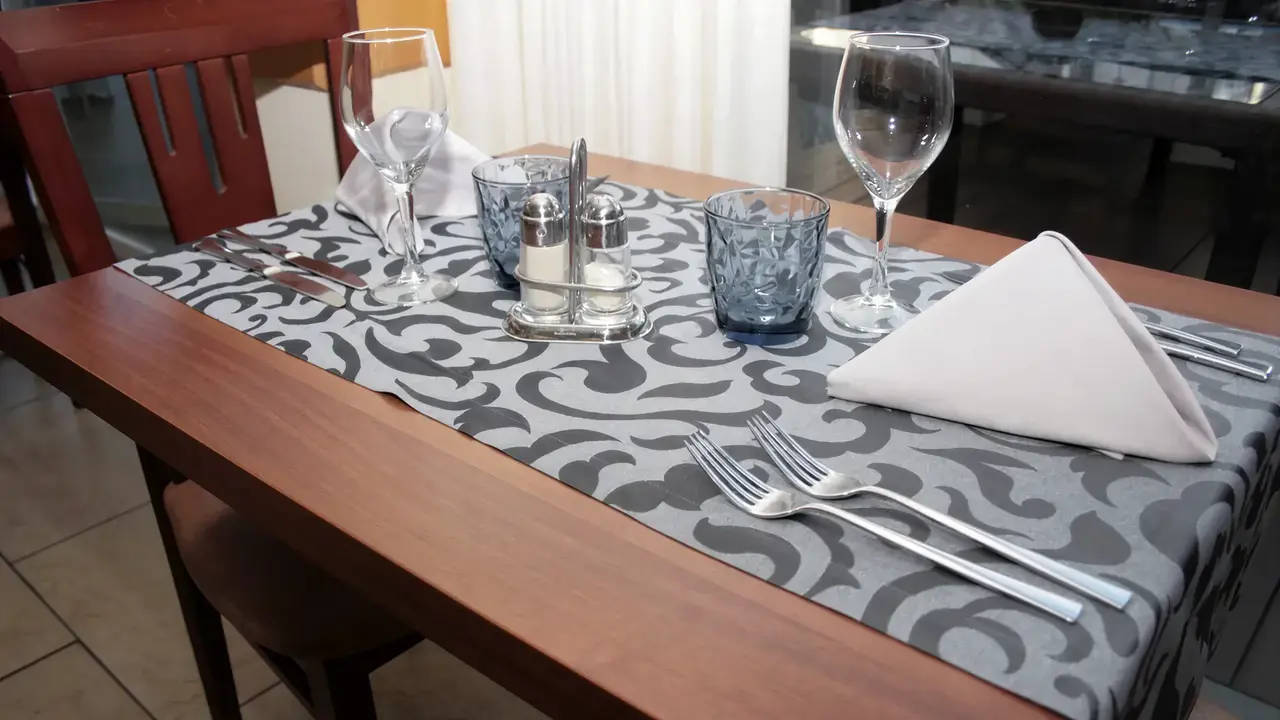 Nakryty stół w restauracji Kaktus Playa