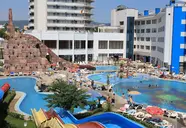 Widok na kompleks basenów w Kuban Resort & AquaPark