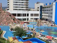 Widok na kompleks basenów w Kuban Resort & AquaPark