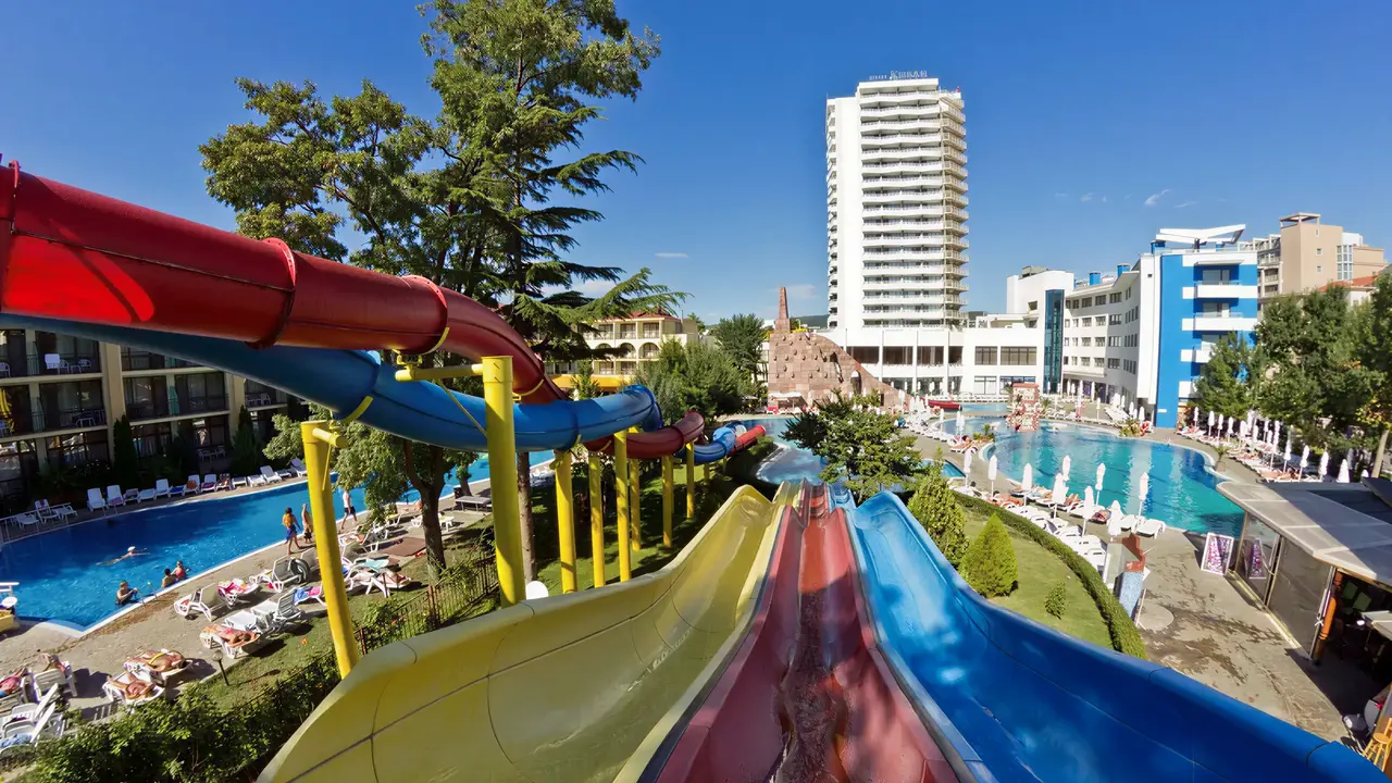 Zjeżdżalnie wodne w kompleksie Kuban Resort & AquaPark