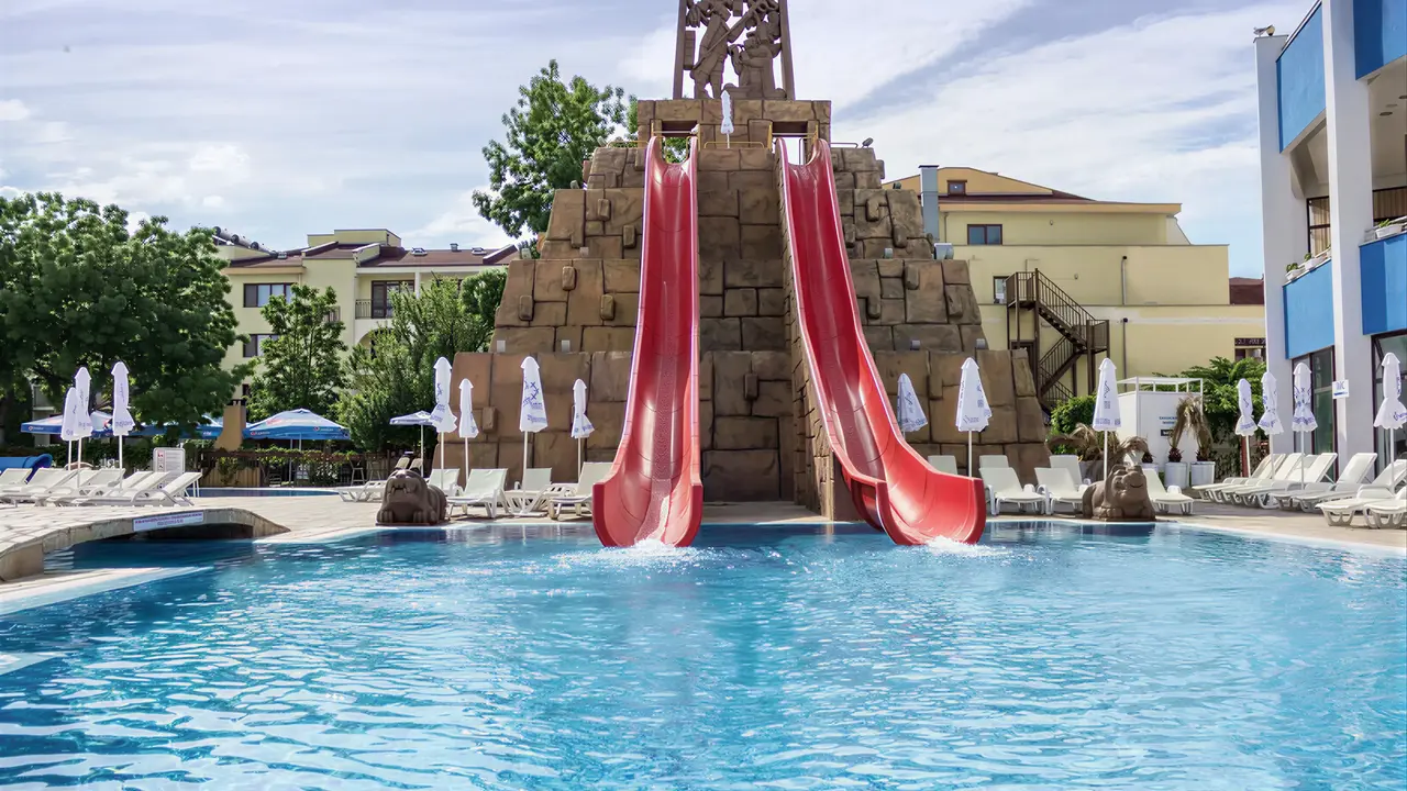 Zjeżdżalnie wodne w basenie Kuban Resort & AquaPark