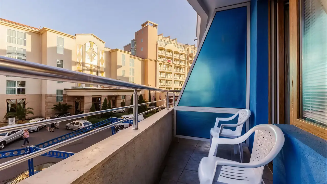 Balkon z widokiem na budynek Kuban Resort & AquaPark
