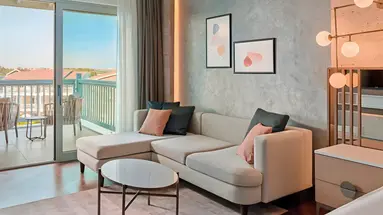 Salon w pokoju hotelowym Lara Barut Collection