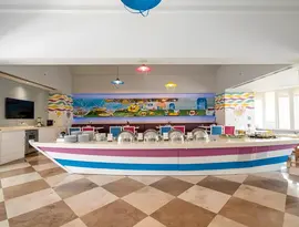 Bufet w restauracji hotelu Lara Barut Collection
