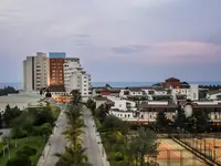 Widok na budynki hotelu Lara Barut Collection