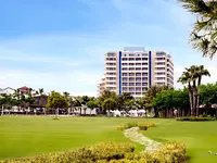 Widok na budynek hotelu Lara Barut Collection