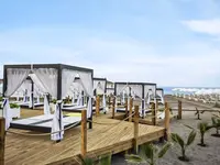 Altany plażowe przy Lara Barut Collection