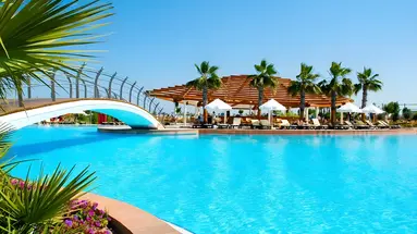 Basen przy hotelu Lara Barut Collection