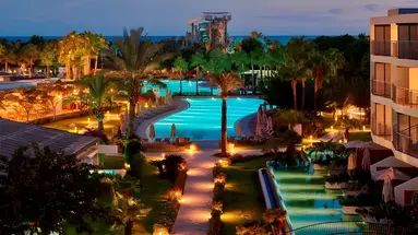 Widok na kompleks hotelowy Lara Barut Collection