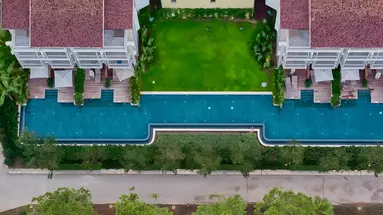 Basen przy hotelu Lara Barut Collection