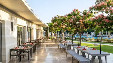Taras restauracyjny w Lara Barut Collection
