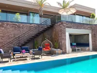 Basen i strefa wypoczynku w Le Meridien Bodrum Beach Resort (ex Lux Bodrum )