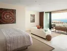 Nowoczesna sypialnia z widokiem w Le Meridien Bodrum Beach Resort (ex Lux Bodrum )