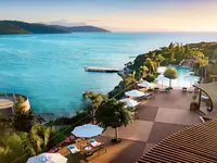 Widok na kompleks Le Meridien Bodrum Beach Resort (ex Lux Bodrum ) i morze