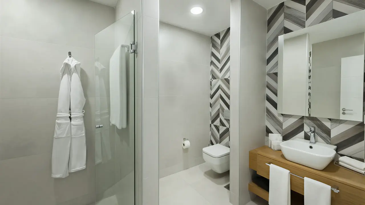 Nowoczesna łazienka w Le Meridien Bodrum Beach Resort (ex Lux Bodrum )