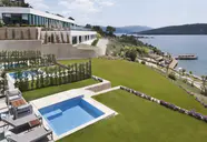 Widok na kompleks Le Meridien Bodrum Beach Resort (ex Lux Bodrum ) nad samym morzem