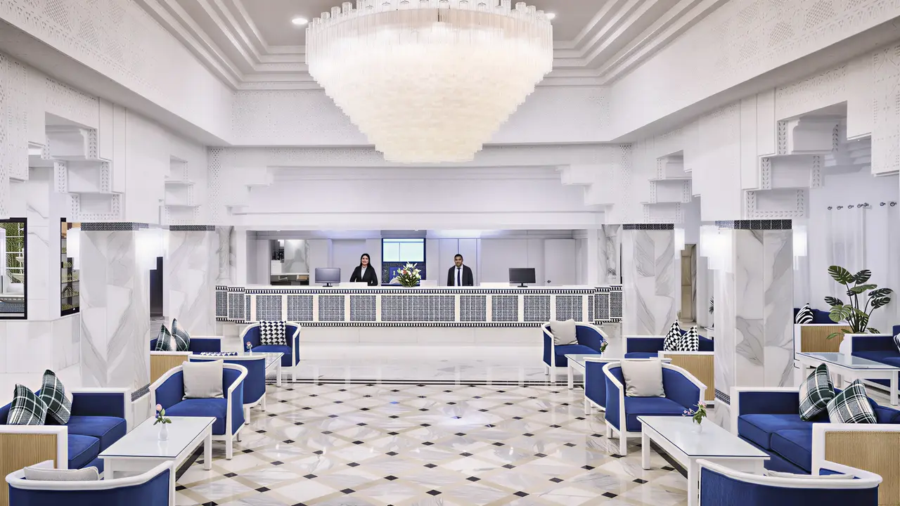 Elegancka recepcja i lobby w Les Quatres Saisons by Medina