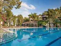 Basen pływacki w hotelu Letoonia Club