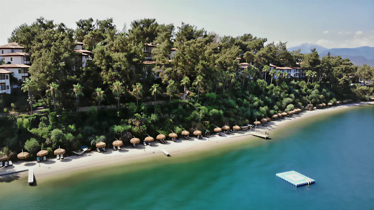 Widok na kompleks Letoonia Club oraz plażę