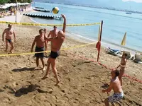 Gra w siatkówkę plażową w Letoonia Club