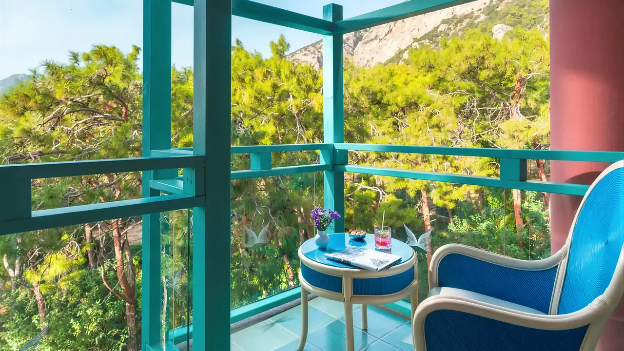 Prywatny balkon z widokiem w Liberty Lykia Adults Only